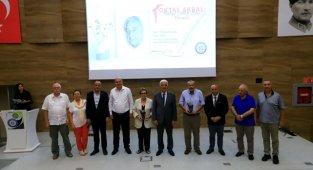 Oktay Akbal Edebiyat ödülüne yoğun ilgi