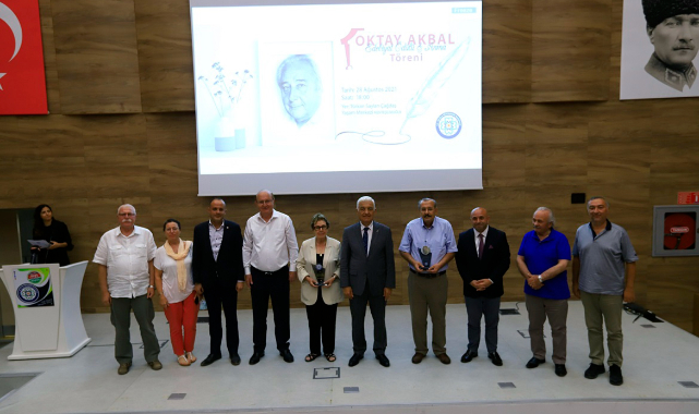 Oktay Akbal Edebiyat ödülüne yoğun ilgi