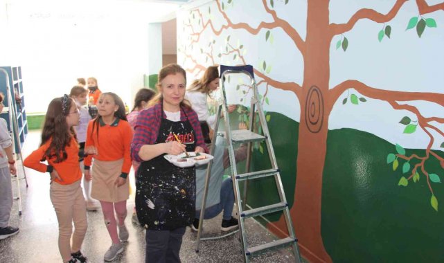 Okulda 'Koridor Kütüphanesi'