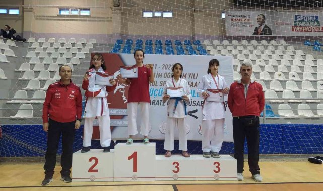 Okullar arası Karate grup müsabakalarında Kayseri rüzgarı esti