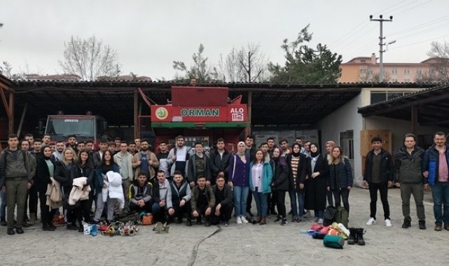 Ormancılık bölümü öğrencileri arazi tatbikatında