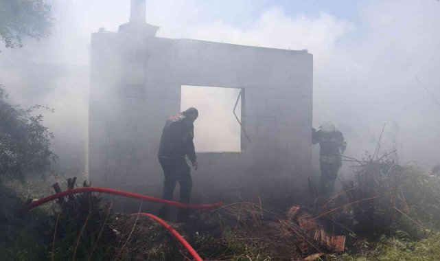 Ortaca'da ev küle döndü