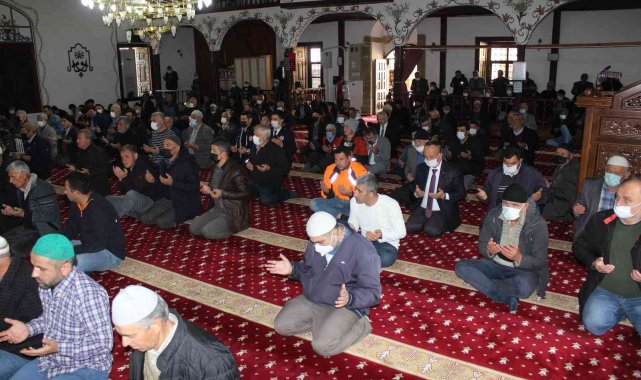 Osmaneli'nde şehitler için mevlit okutuldu