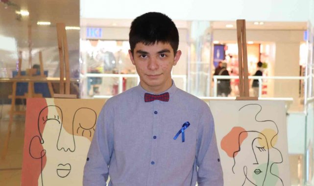 Otistik öğrenciler, açtıkları sergi ile farkındalığa dikkat çekti