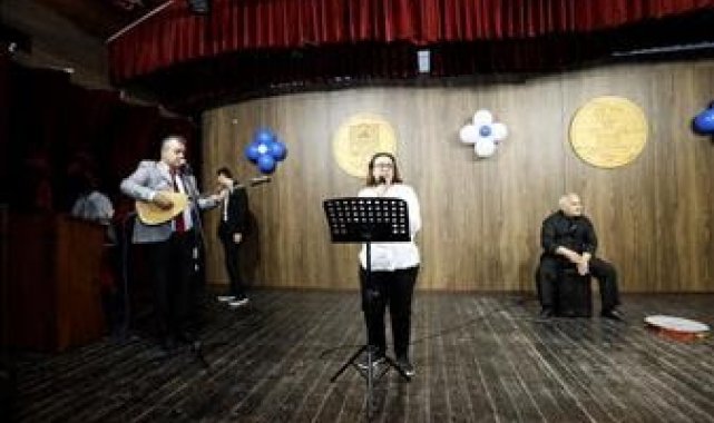 Otizm Farkındalık Günü renkli görüntülere sahne oldu