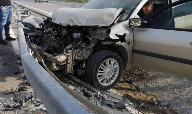 Otomobil duble yolda kontrolden çıkarak bariyerlere çarptı: 1 yaralı