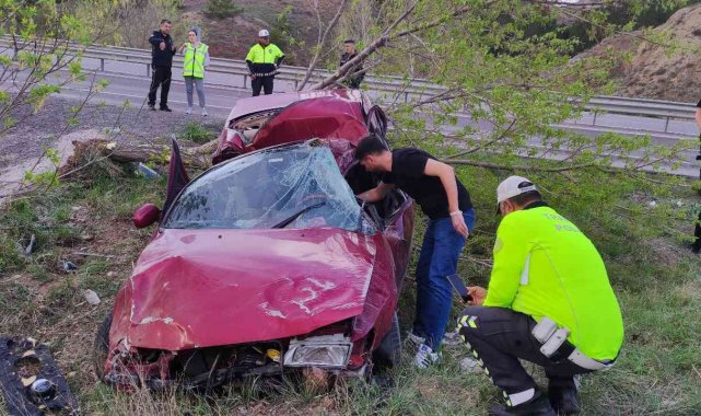 Otomobil yoldan çıktı 1 ölü 3 yaralı