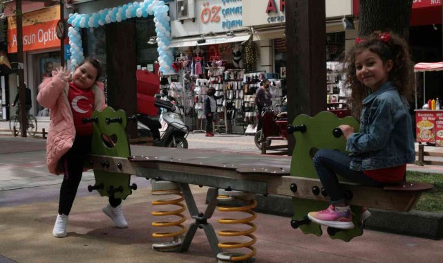 Oyun parkları bayram coşkusuyla doldu taştı
