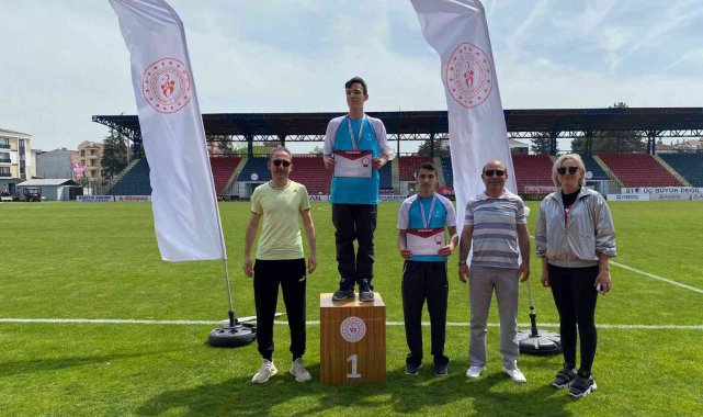 Özel sporculara madalyaları takdim edildi