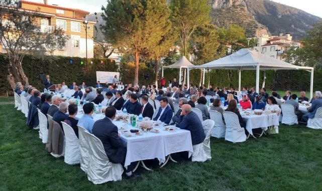 Pamukkale'de okul müdürleri iftar sofrasında buluştu