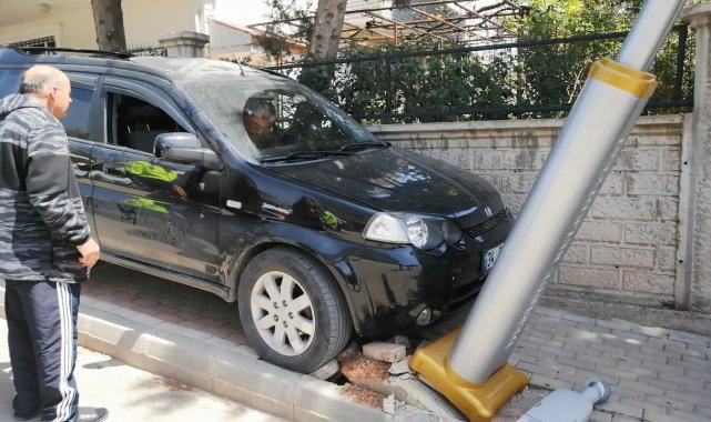 Panik yapan sürücü kazaya sebep oldu