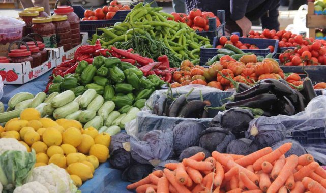 Pazarda fiyatlar cep yakıyor