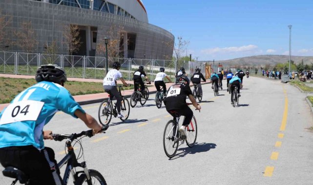 Pedala il birinciliği için bastılar