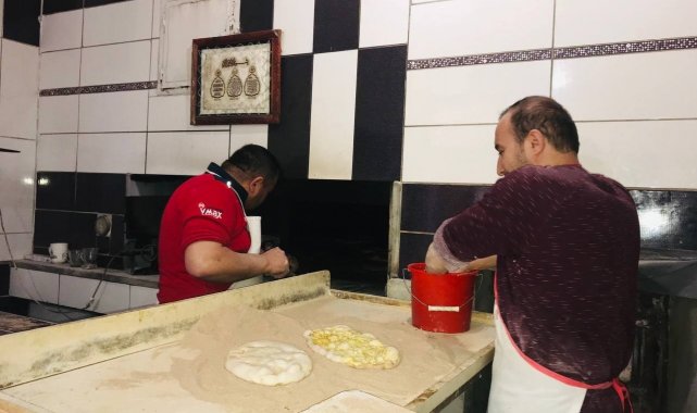 Pide ustalarının 200 derece ateş başında ramazan mesaisi
