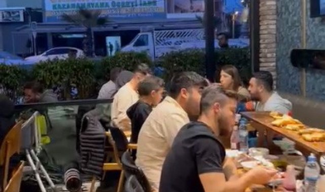 Piton Döner, iftarda dolup taşıyor