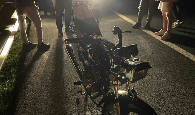 Plakasız motosikletle gezerken kaza yaptı: 1 yaralı