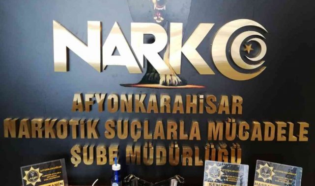 Polis baskınında çok sayıda uyuşturucu madde ve ruhsatsız tabanca ele geçirildi