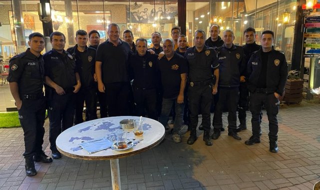 Polis devriye ekipleri iftarda iş adamının misafiri oldu