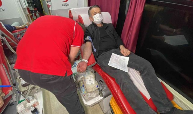 Polislerden anlamlı bağış