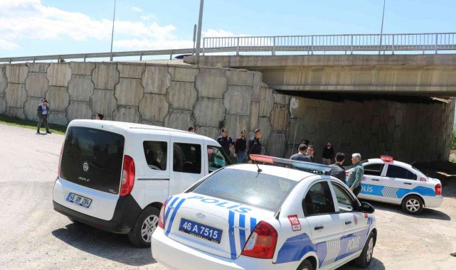 Polisten kaçtı çalıların arasında yakalandı