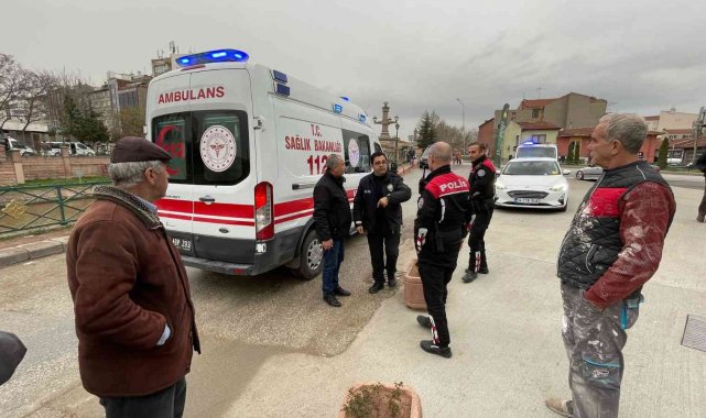 Porsuk Çayı'na düşen kadını vatandaşlar kurtardı
