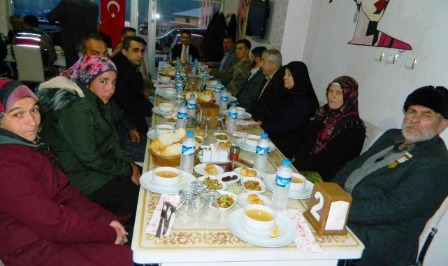 Posof Kaymakamı şehit ve gaziler ailesine iftar verdi