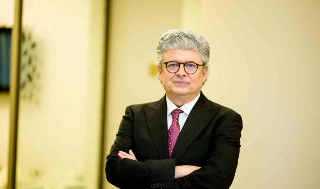 Prof. Dr Faruk Buyru: ''Doğum yaşı giderek yukarılara çıkıyor, çocuk sahibi olmak isteyenler istismar edilebiliyor''