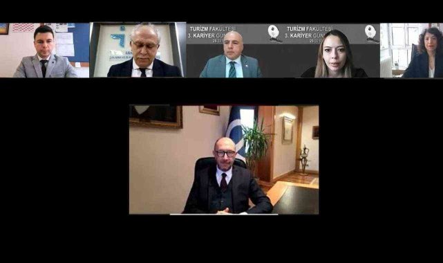 &quot;Kariyer Günleri&quot; sektörün başarılı isimlerini öğrencilerle buluşturdu