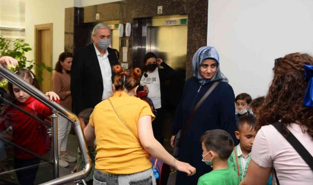 "Kostüm Odası" minik tiyatro severlerle buluşmaya devam ediyor