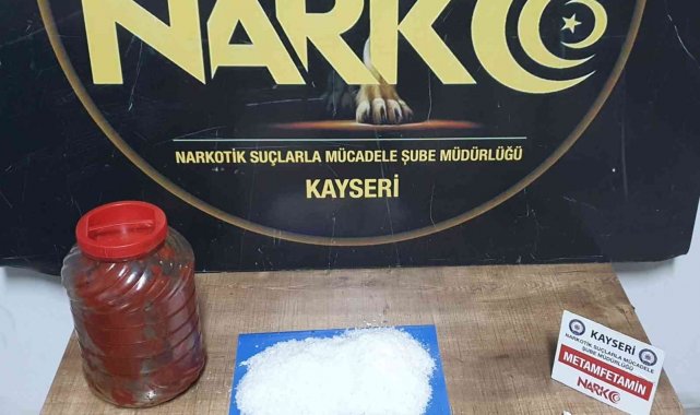 "Salça Bidonu" içinde uyuşturucu ticaretini polis engelledi