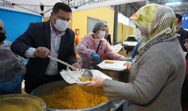 Ramazan Ayı&#039;nın İlk İftar Yemeği Salı Pazarı&#039;ndaydı