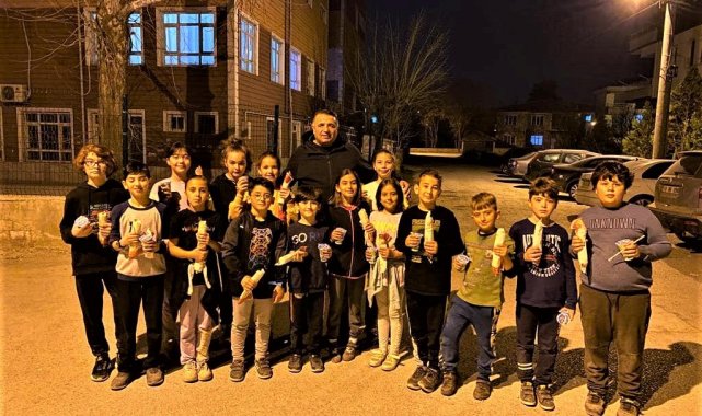 Ramazan ayının gelişini çocuklarla kutladı