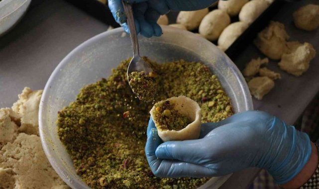 Ramazan sofralarının vazgeçilmez tatlısı: "Kerebiç"