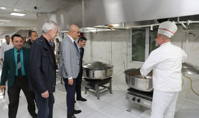 Ramazan'da ihtiyaç sahiplerine "sıcak aş"