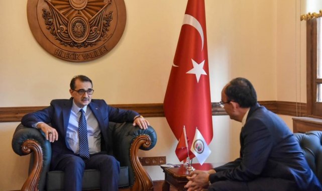 Rektör Beydemir, Bakan Dönmez'e üniversite hakkında bilgilendirme yaptı