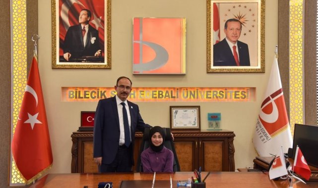 Rektör Beydemir koltuğunu çocuk rektörlere devretti