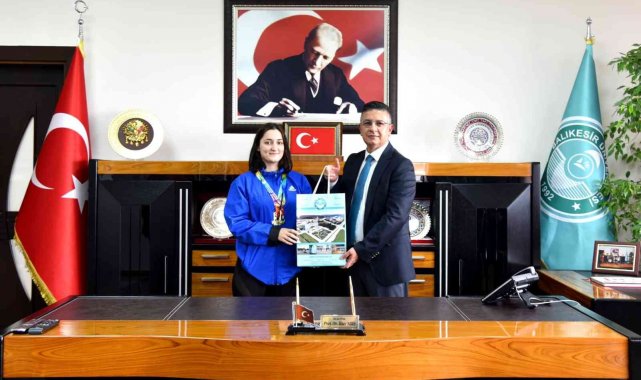 Rektör İlter Kuş Şampiyon sporcuları tebrik etti
