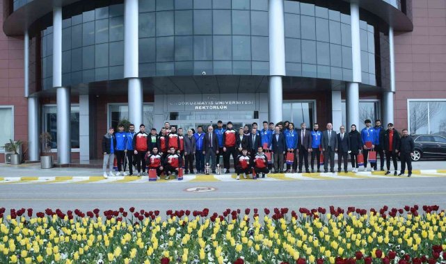 Rektör Ünal&#039;dan başarılı sporculara tebrik