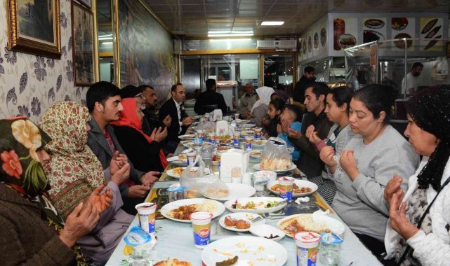Romanlar Bozüyük&#039;teki iftarda bir araya geldi