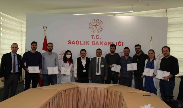 Sağlık çalışanlarına üstün gayret ve fedakarlık teşekkürü