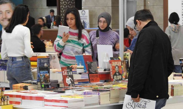 Şahinbey Belediyesi&#039;nin 3. Kitap Fuarı kapılarını açtı