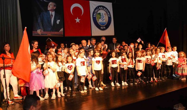 Salihli Belediyesinden çocukları sevindiren 23 Nisan etkinliği