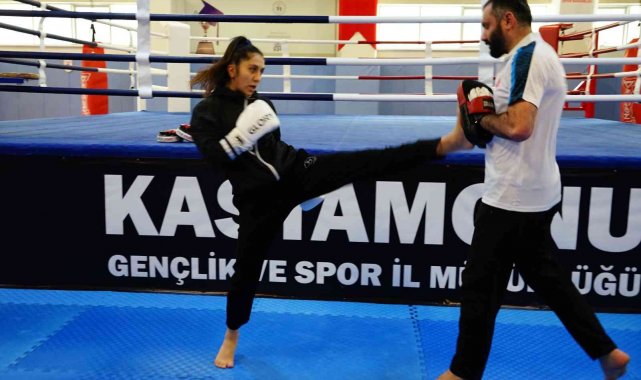 Şampiyon sporcu dünya şampiyonluğu için sahura kadar çalışıyor