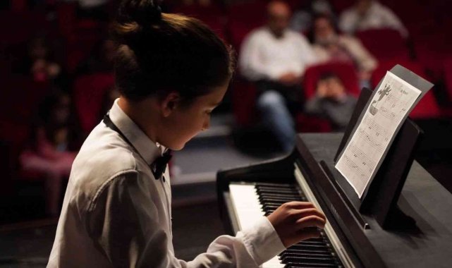Sanat akademisi kursiyerleri eğitimlerini sertifika ile taçlandırdı