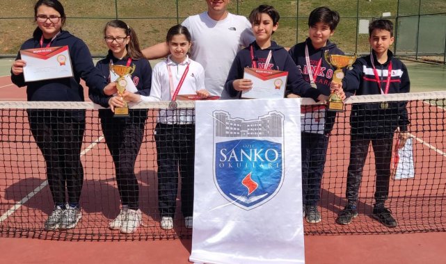 SANKO Okulları öğrencilerinin tenis başarısı
