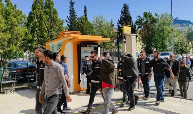 Şanlıurfa&#039;da tütün kaçakçılarına operasyon: 15 gözaltı