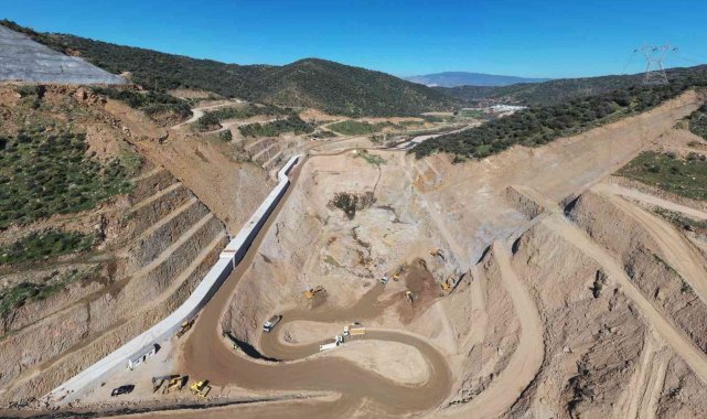 Sarıçay Barajı' da çalışmalar devam ediyor