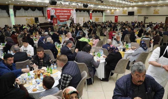 Şehit aileleri ile gaziler onuruna iftar verildi