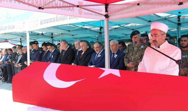 Şehit sözleşmeli Er Fırat Canlı son yolculuğuna dualarla uğurlandı