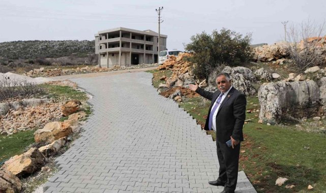 Şehitkamil kırsalında yollara parke döşeniyor